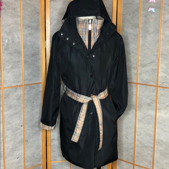 Burberry Jackets & Blazers - Flash Sale 🔥Burberry Coat (Authentic)